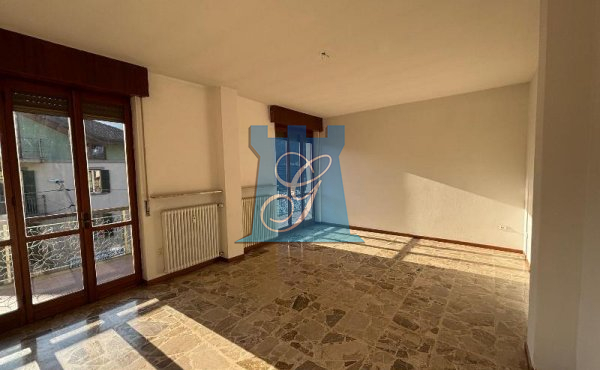 Appartamento di 120 mq con terrazzo e cantina