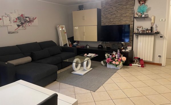Appartamento arredato con grazioso cortiletto privato