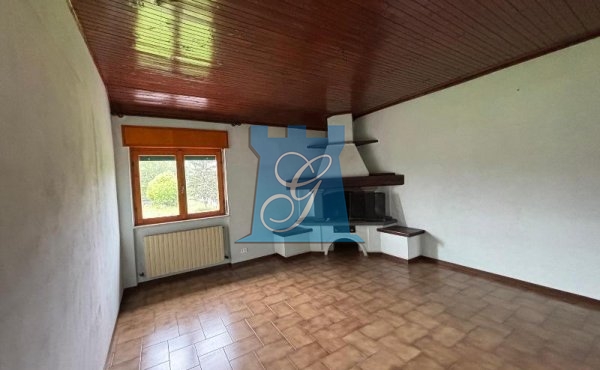 Trilocale di 100 mq con loggia, cantina, giardinetto e posto auto