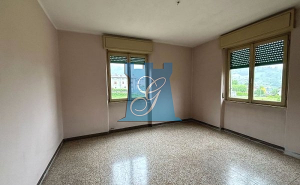 Quadrilocale di 110 mq con cantina, giardinetto e posto auto