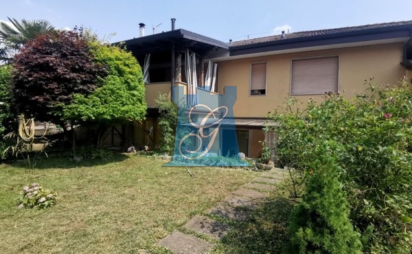Ampio trilocale di 125 mq con giardino esclusivo
