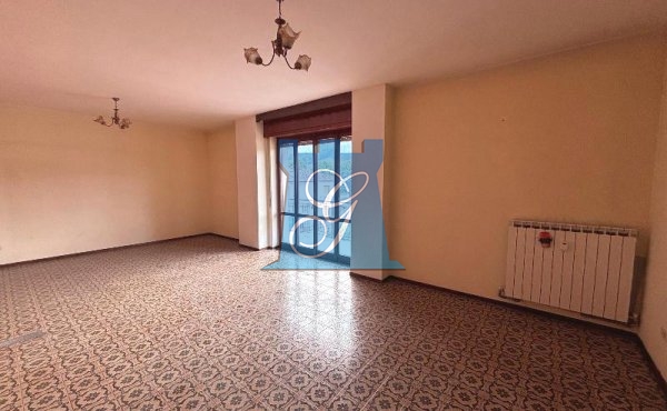 Quadrilocale di 140 mq con cantina e box doppio