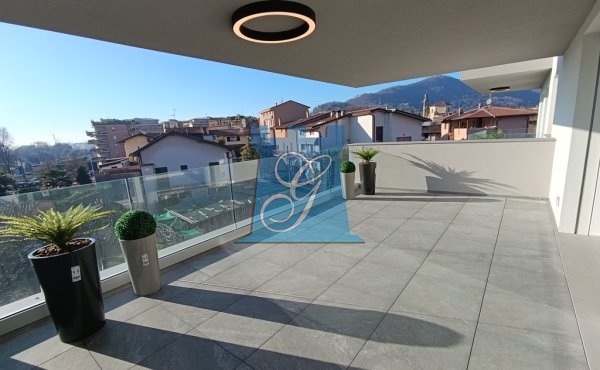 Stupendo appartamento nuovo in classe A4 con grande porticato/loggia, autorimessa doppia e posto auto privato